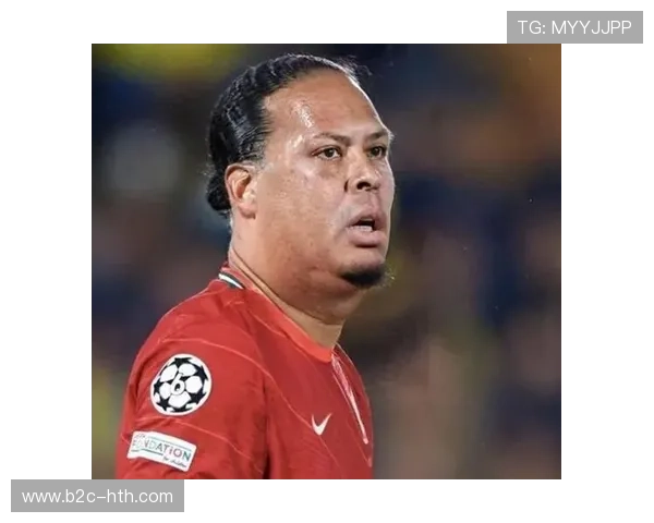 范戴克目送皮球折射入网,雨中喃喃自语 范戴克目送皮球折射入网,雨中喃喃自语